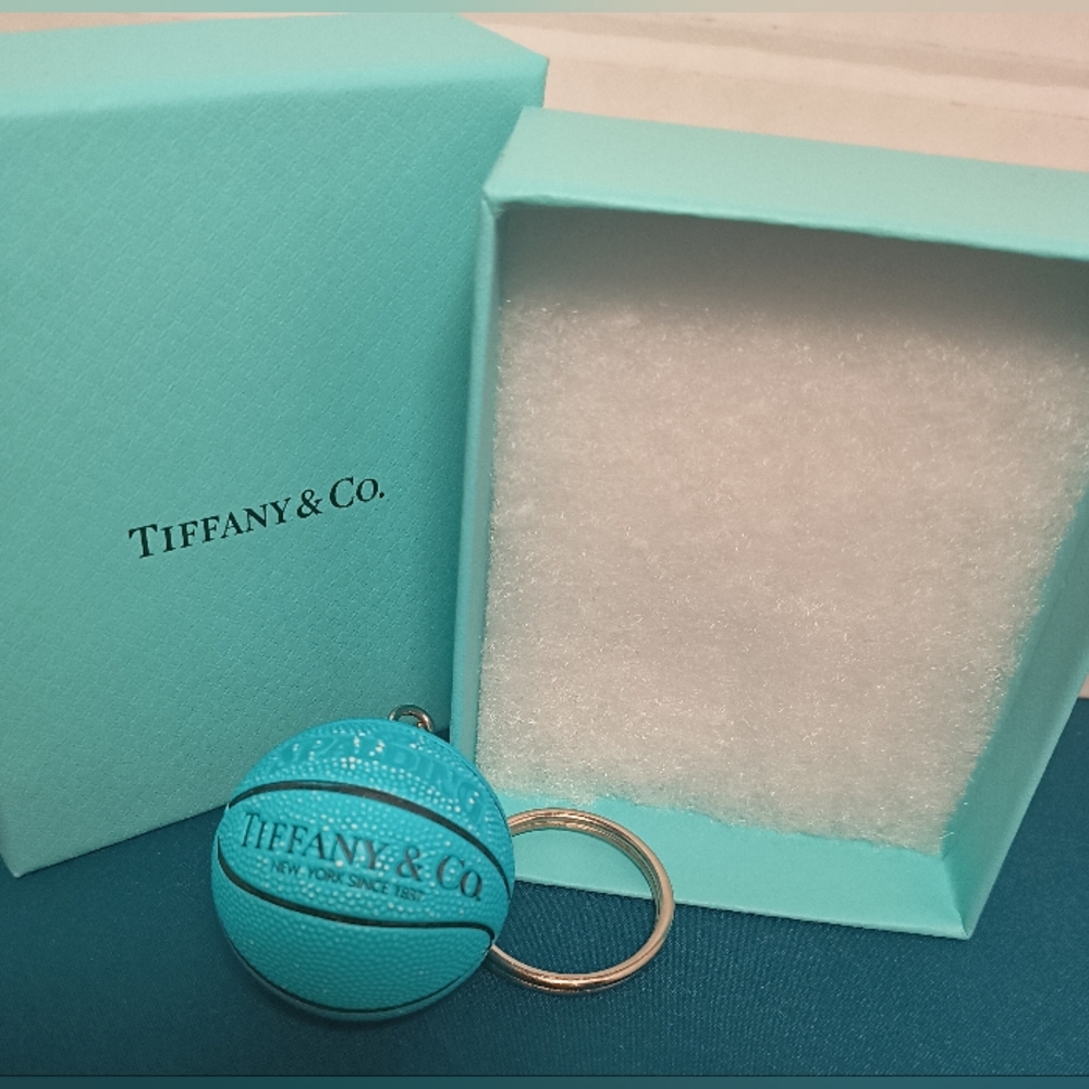 Pre Loved Tiffany & Co. Basketball Keychain - Picture 2 of 16